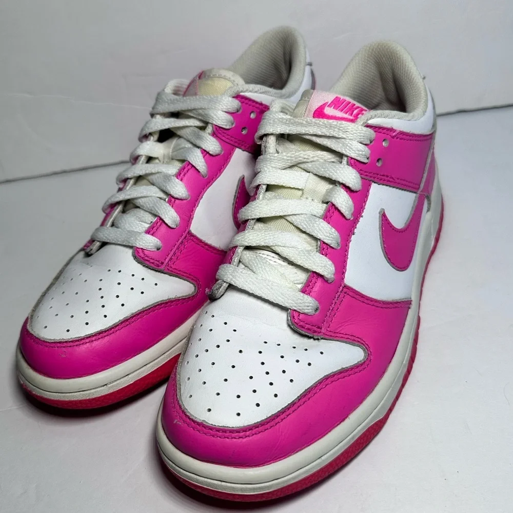 Nike Kids Sneakers in Pink and White